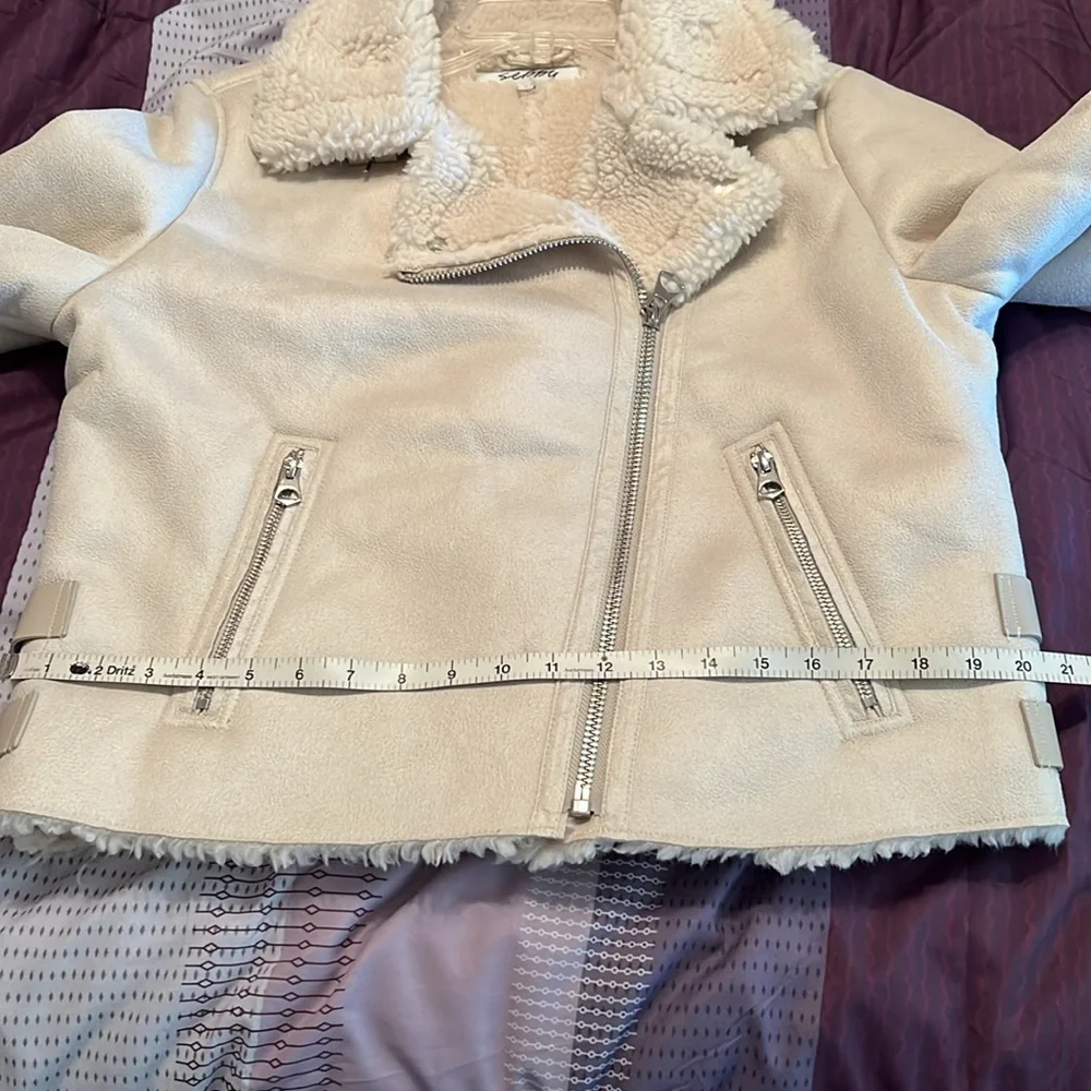 Sebby cream color faux suede Sherpa jacket. Women’s size Large. New with tags - Picture 9 of 10